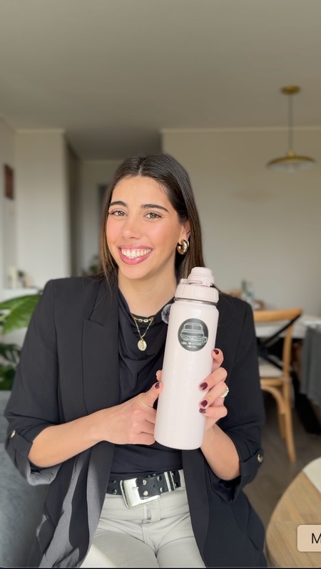 Antonia en una colaboración con Buffer Flask